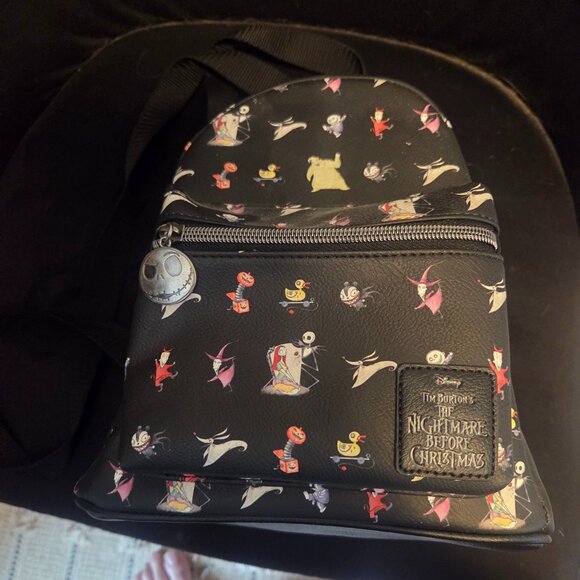 Loungefly Nightmare Before Christmas Mini Backpack - Hot Topic variant - Picture 1 of 6